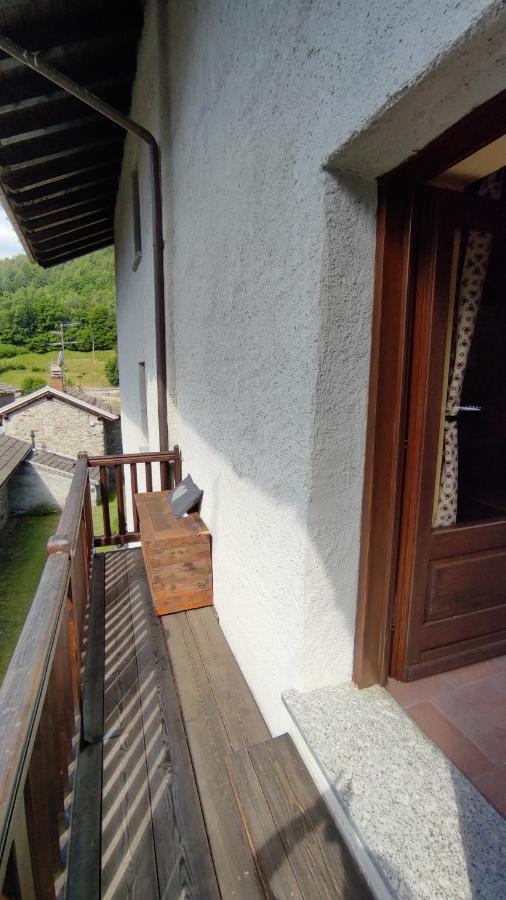 Casa Vacanze: Maison Des Gnomes Challand-Saint-Anselme Exterior foto