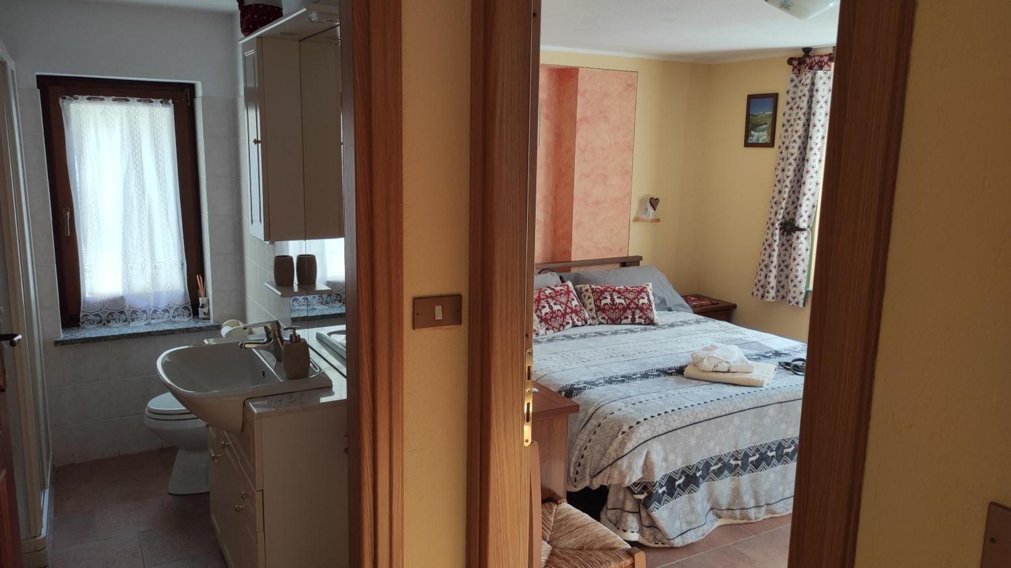 Casa Vacanze: Maison Des Gnomes Challand-Saint-Anselme Quarto foto